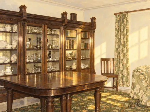 The Dresser Room
